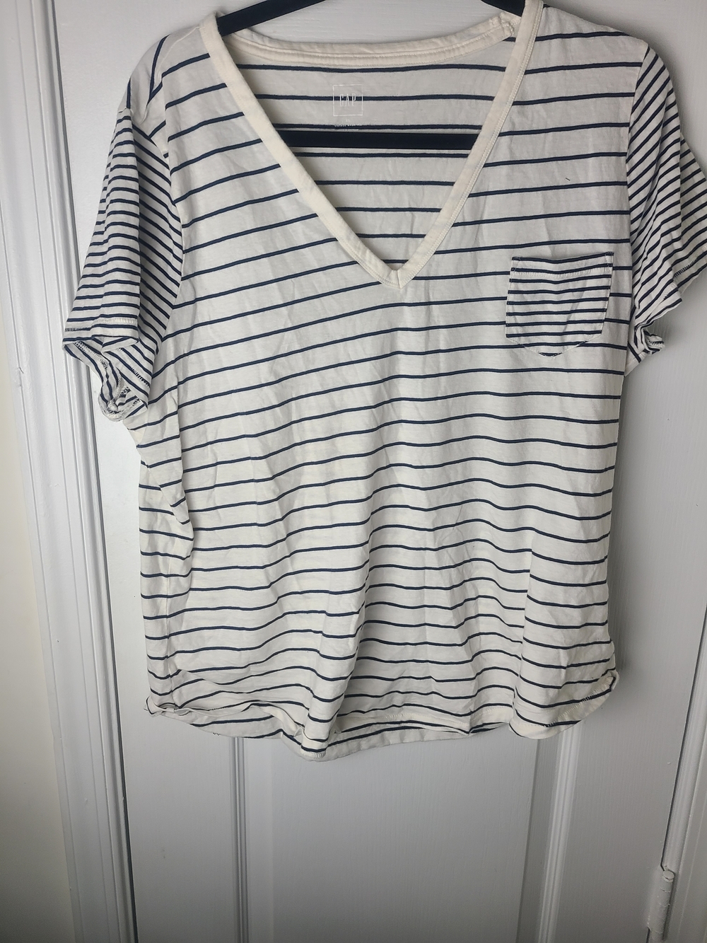 GAP White Tee with Navy Stripes V-Neck | Size XL